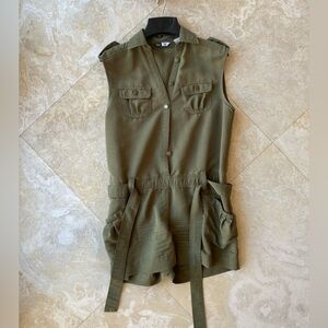 Per Se Sleeveless Olive Green Military Style Romper w/ waist tie - M